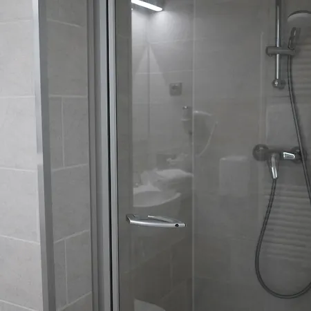 Hotel Corner House By Wp