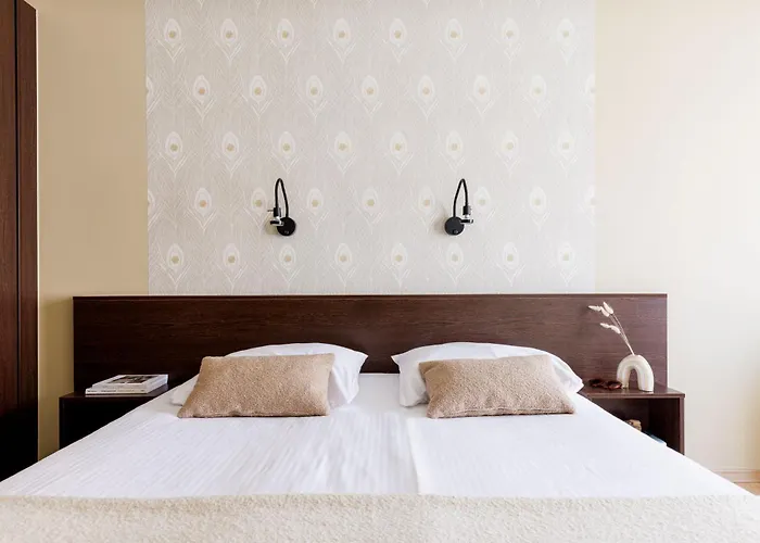 Corner House By Wp Hotel