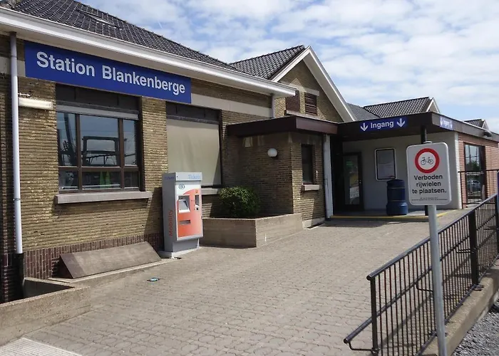 Corner House By Wp 3*