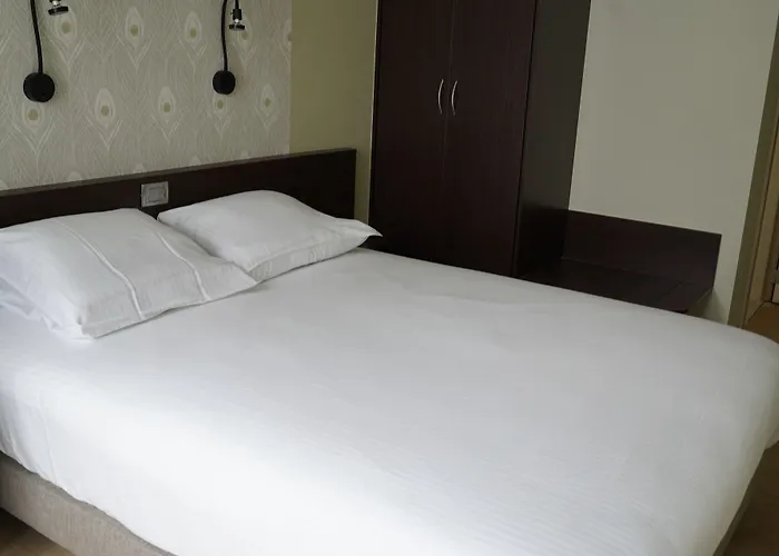 Hotel Corner House By Wp 3*